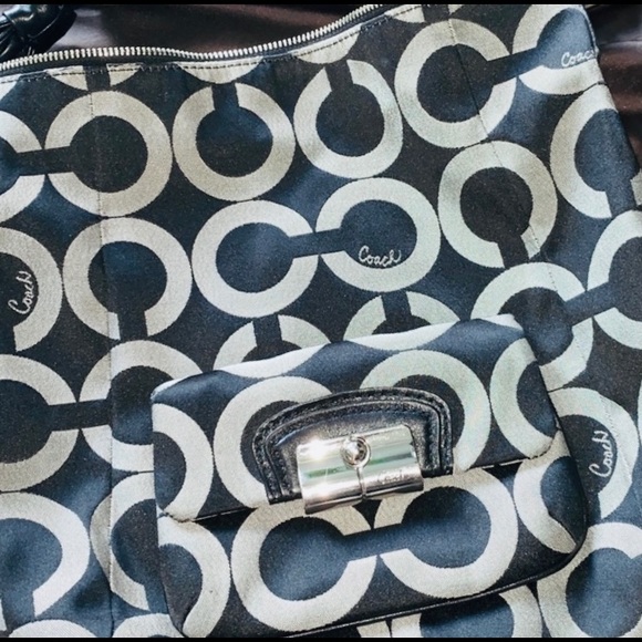 Coach Purse Great Condition - Picture 3 of 6